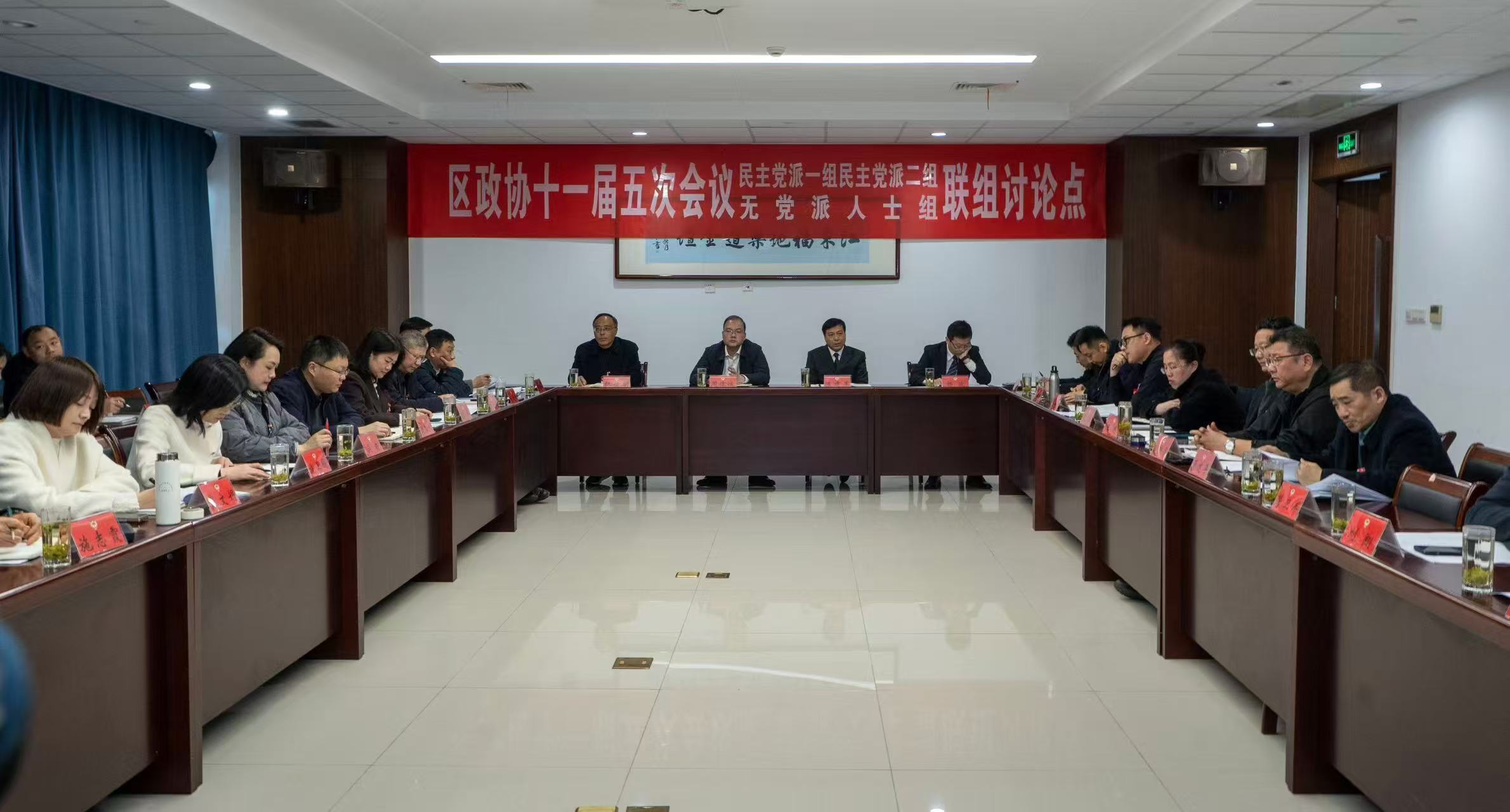 2eac7c25bcb14a0c9ab5f10b94a6104c