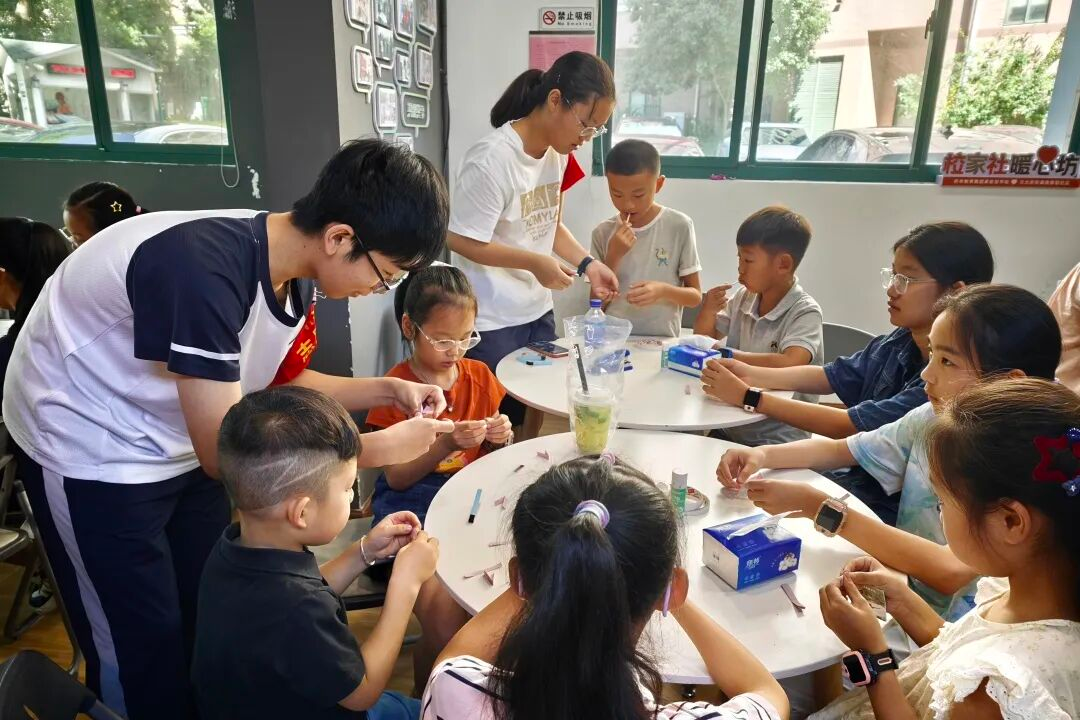 学生动手操作